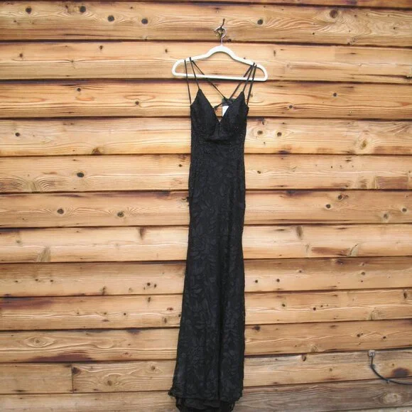 NWT La Femme 31257 Size 00 Black Embellished Lace Gown Dress